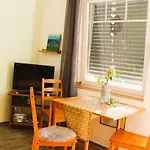 Weidenhof Der Mitmach-bauernhof Apartmán *